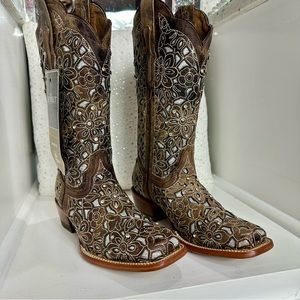 Women Western  Embroidered Rhinestone sparkly boots, brown and silver size 8
